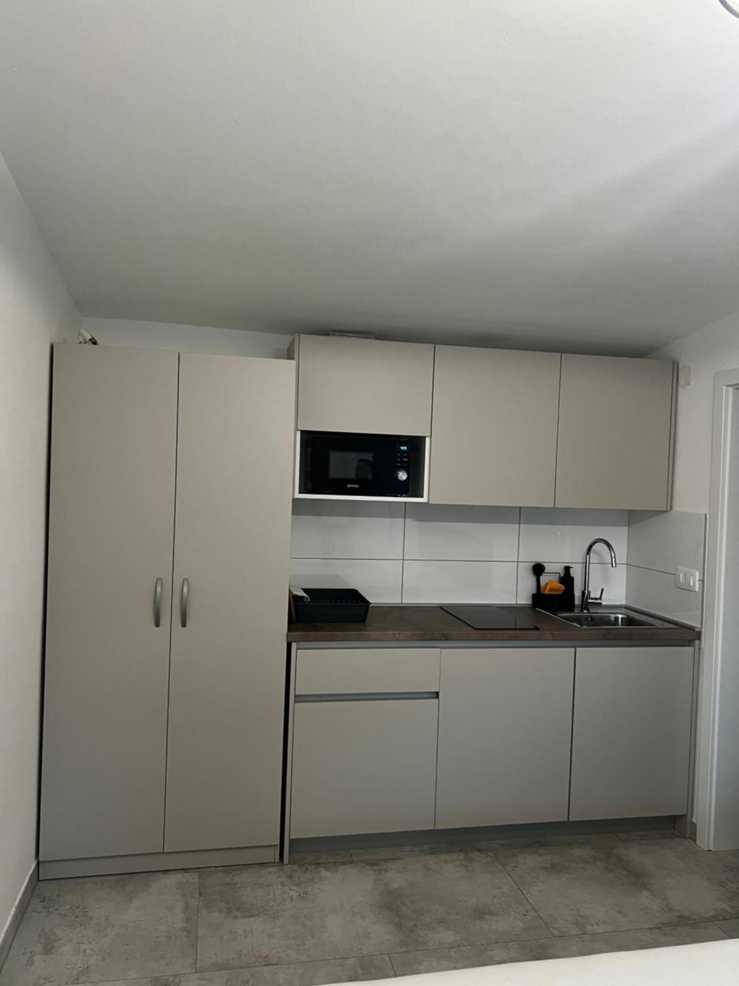 Apartmani Lovren Новалья Экстерьер фото